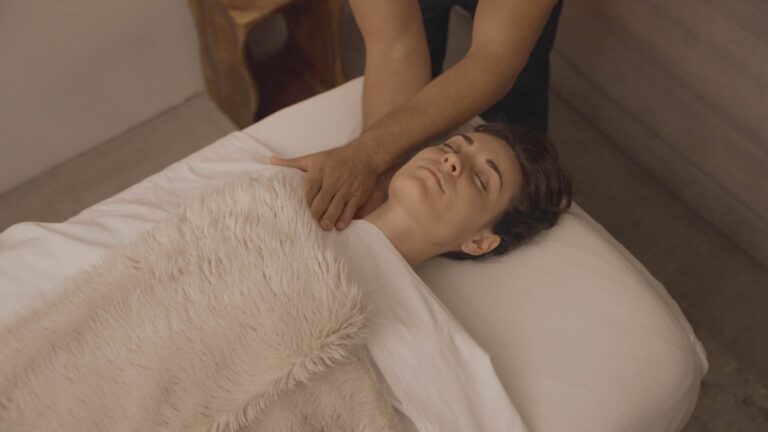 now-massage-healer-neck-1